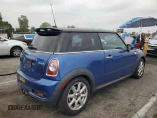 2012 MINI Hardtop S with VIN WMWSV3C56CTY17072, listed as a Copart auction lot 58275165 with 101,542 mi miles and Salvage title. Bid and sale history available at DreamBid. Image 3.