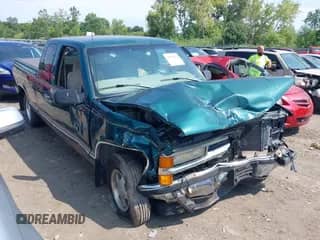 1998 Chevrolet Silverado 1500 z VIN 2GCEC19R4W1174140, wystawiony jako IAAI lot #39938654 z przebiegiem 86 009 mil mil oraz . Historia ofert i sprzedaży dostępna na DreamBid. Obrazek 1.
