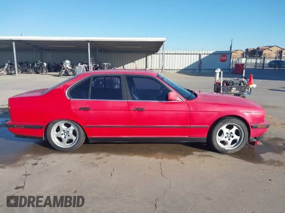 1991 BMW 5 Series с VIN WBSHD9313MBK06030, выставлен на аукционе IAAI как лот 41856669 с пробегом 184 968 миль миль и . История ставок и продаж доступна на DreamBid. Изображение 14.