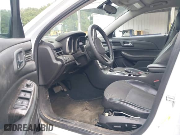 2015 Chevrolet Malibu LT z VIN 1G11C5SLXFF323339, wystawiony jako IAAI lot #43329408 z przebiegiem 154 496 mil mil oraz . Historia ofert i sprzedaży dostępna na DreamBid. Obrazek 5.