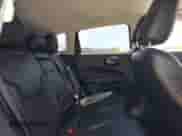2020 Jeep Compass Latitude z VIN 3C4NJCBB3LT136018, wystawiony jako IAAI lot #41915073 z przebiegiem 80 785 mil mil oraz . Historia ofert i sprzedaży dostępna na DreamBid. Obrazek 8.