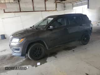 2018 Jeep Compass Sport z VIN 3C4NJDAB6JT107925, wystawiony jako Copart lot #67269545 z przebiegiem 163 730 mil mil oraz Szkoda całkowita • Salvage title. Historia ofert i sprzedaży dostępna na DreamBid. Obrazek 1.