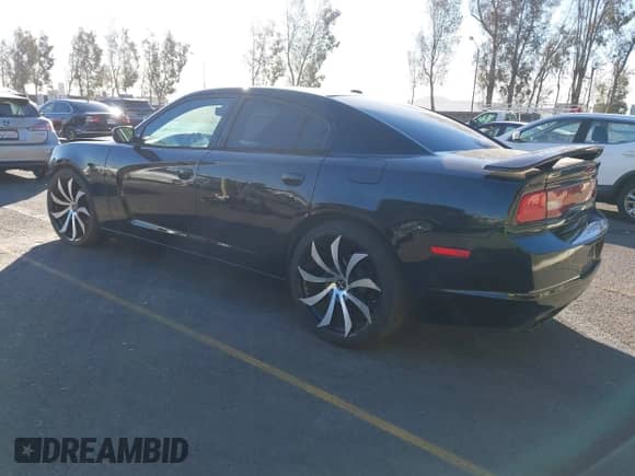 2013 Dodge Charger RT z VIN 2C3CDXCT6DH693341, wystawiony jako IAAI lot #41414225 z przebiegiem 138 031 mil mil oraz . Historia ofert i sprzedaży dostępna na DreamBid. Obrazek 3.