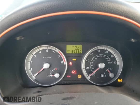 2008 Hyundai Accent SE z VIN KMHCN36C68U056462, wystawiony jako Copart lot #85930225 z przebiegiem 135 850 mil mil oraz Czysty tytuł • Clean title. Historia ofert i sprzedaży dostępna na DreamBid. Obrazek 9.