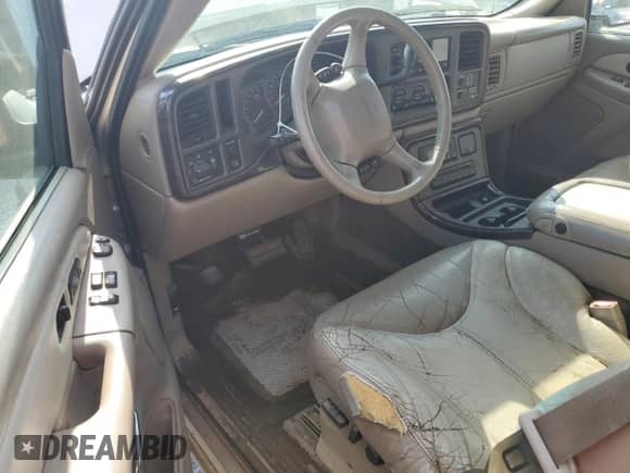 2002 GMC Sierra 1500 Denali z VIN 2GTFK69U421383350, wystawiony jako Copart lot #74765724 z przebiegiem Nie podano mil oraz Szkoda całkowita • Salvage title. Historia ofert i sprzedaży dostępna na DreamBid. Obrazek 8.