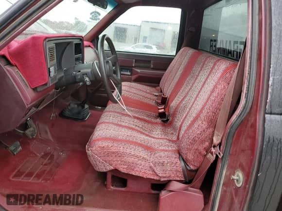 1989 Chevrolet Silverado 1500 с VIN 1GCDC14K6KZ165608, выставлен на аукционе Copart как лот 82457915 с пробегом 208 638 миль миль и Списание • Salvage title. История ставок и продаж доступна на DreamBid. Изображение 7.