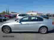 2006 BMW 3 Series 325i z VIN WBAVB135X6KX37228, wystawiony jako IAAI lot #43215691 z przebiegiem 162 983 mil mil oraz . Historia ofert i sprzedaży dostępna na DreamBid. Obrazek 14.