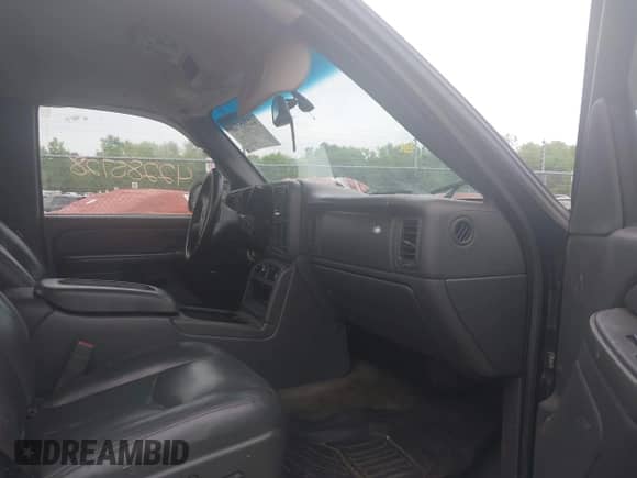 2005 GMC Sierra 1500 SLE with VIN 2GTEK13TX51225016, listed as a IAAI auction lot 42285728 with 258,939 mi miles and . Bid and sale history available at DreamBid. Image 5.