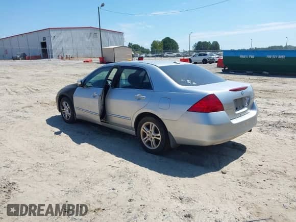 2006 Honda Accord EX-L with VIN 1HGCM56806A142204, listed as a IAAI auction lot 43119360 with 466,554 mi miles and . Bid and sale history available at DreamBid. Image 3.