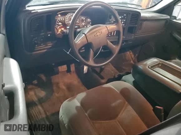 2006 Chevrolet Silverado 1500 Work Truck с VIN 3GCEK14V56G243061, выставлен на аукционе Copart как лот 47785465 с пробегом 16 миль миль и Списание • Salvage title. История ставок и продаж доступна на DreamBid. Изображение 8.