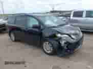 2016 Toyota Sienna XLE z VIN 5TDYK3DC6GS718551, wystawiony jako IAAI lot #41537134 z przebiegiem 114 839 mil mil oraz . Historia ofert i sprzedaży dostępna na DreamBid. Obrazek 1.