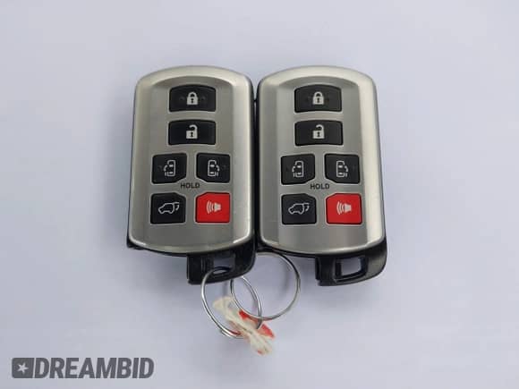 2017 Toyota Sienna SE with VIN 5TDXZ3DC1HS897574, listed as a IAAI auction lot 40998359 with 27,804 mi miles and . Bid and sale history available at DreamBid. Image 11.