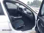 2013 BMW 3 Series 320i z VIN WBA3B1C52DK129210, wystawiony jako IAAI lot #42944726 z przebiegiem 161 084 mil mil oraz . Historia ofert i sprzedaży dostępna na DreamBid. Obrazek 5.