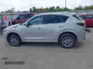 2025 Mazda CX-5 S Preferred z VIN JM3KFBCLXS0639098, wystawiony jako IAAI lot #43478449 z przebiegiem 17 370 mil mil oraz . Historia ofert i sprzedaży dostępna na DreamBid. Obrazek 14.