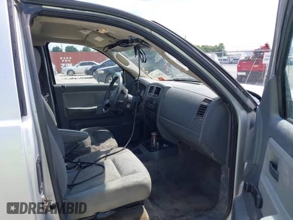 2007 Dodge Dakota ST with VIN 1D7HE22K97S211393, listed as a IAAI auction lot 42667615 with 223,726 mi miles and . Bid and sale history available at DreamBid. Image 5.