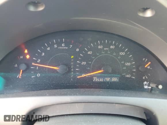 2007 Toyota Camry CE z VIN 4T1BE46K17U173339, wystawiony jako Copart lot #85784355 z przebiegiem 235 301 mil mil oraz Czysty tytuł • Clean title. Historia ofert i sprzedaży dostępna na DreamBid. Obrazek 9.