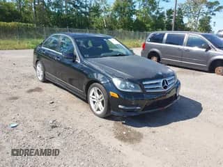 2013 Mercedes-Benz C 250 Sport с VIN WDDGF4HB5DA862291, выставлен на аукционе IAAI как лот 43457284 с пробегом Не указан миль и . История ставок и продаж доступна на DreamBid. Изображение 1.