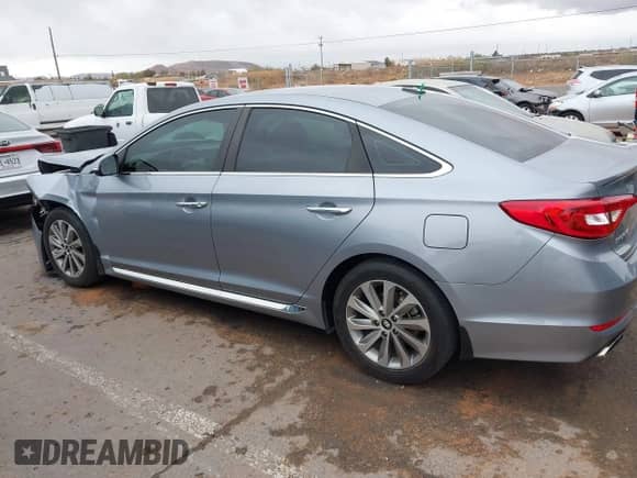 2017 Hyundai Sonata Sport z VIN 5NPE34AF5HH527831, wystawiony jako IAAI lot #41950217 z przebiegiem 79 293 mil mil oraz . Historia ofert i sprzedaży dostępna na DreamBid. Obrazek 14.