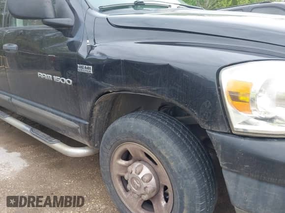 2007 Dodge 1500 SLT z VIN 3D7KR19D77G842727, wystawiony jako IAAI lot #41909108 z przebiegiem 202 619 mil mil oraz . Historia ofert i sprzedaży dostępna na DreamBid. Obrazek 6.