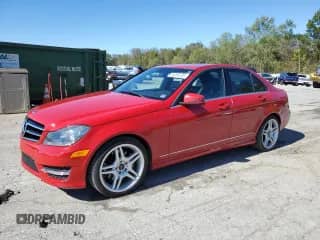 2014 Mercedes-Benz C 300 Sport z VIN WDDGF8AB5EA968064, wystawiony jako Copart lot #86088185 z przebiegiem 121 075 mil mil oraz Szkoda całkowita • Salvage title. Historia ofert i sprzedaży dostępna na DreamBid. Obrazek 1.