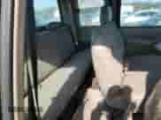 1998 GMC Sierra 1500 z VIN 1GTEC19W4WE521888, wystawiony jako Copart lot #53161505 z przebiegiem 985 004 mil mil oraz Szkoda całkowita • Salvage title. Historia ofert i sprzedaży dostępna na DreamBid. Obrazek 10.