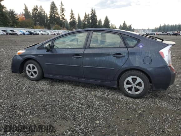 2015 Toyota Prius Two with VIN JTDKN3DU5F0450647, listed as a Copart auction lot 82698115 with 179,250 mi miles and Salvage title. Bid and sale history available at DreamBid. Image 2.