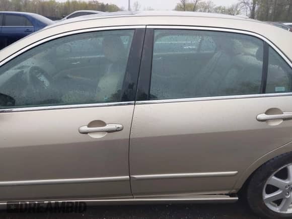 2005 Honda Accord EX-L с VIN 1HGCM66875A057221, выставлен на аукционе IAAI как лот 42007168 с пробегом 144 224 миль миль и . История ставок и продаж доступна на DreamBid. Изображение 15.