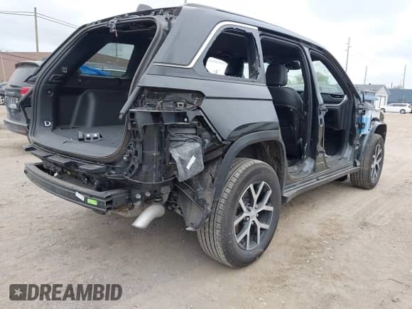 2024 Jeep Grand Cherokee Limited with VIN 1C4RJHBG5RC178429, listed as a IAAI auction lot 42369826 with Not provided miles and . Bid and sale history available at DreamBid. Image 4.