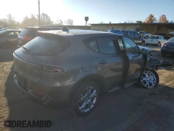 2024 Dodge Hornet R/T Plus z VIN ZACPDFDW5R3A10123, wystawiony jako Copart lot #76271654 z przebiegiem 6 263 mil mil oraz Szkoda całkowita • Salvage title. Historia ofert i sprzedaży dostępna na DreamBid. Obrazek 3.