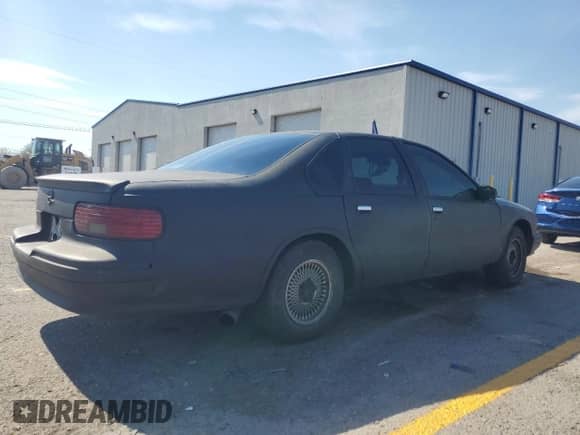 1993 Chevrolet Caprice с VIN 1G1BN5373PW130547, выставлен на аукционе Copart как лот 67957345 с пробегом 137 821 миль миль и Списание • Salvage title. История ставок и продаж доступна на DreamBid. Изображение 3.