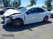 2021 Toyota Camry SE Nightshade z VIN 4T1G11AK8MU433769, wystawiony jako IAAI lot #43150076 z przebiegiem 92 123 mil mil oraz . Historia ofert i sprzedaży dostępna na DreamBid. Obrazek 19.