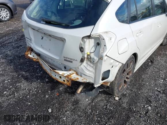 2014 Subaru Impreza Special Sports Premium z VIN JF1GPAL6XEH335023, wystawiony jako IAAI lot #43531728 z przebiegiem 148 295 mil mil oraz . Historia ofert i sprzedaży dostępna na DreamBid. Obrazek 18.