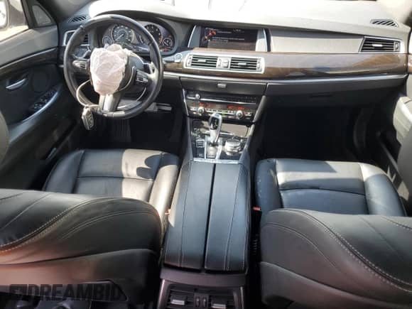 2017 BMW 5 Series 535i с VIN WBA5M2C59HG499197, выставлен на аукционе Copart как лот 57778334 с пробегом 52 552 миль миль и Списание • Salvage title. История ставок и продаж доступна на DreamBid. Изображение 8.