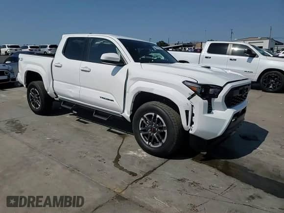 2025 Toyota Tacoma SR5 with VIN 3TMKB5FNXSM036779, listed as a Copart auction lot 68123025 with 557 mi miles and Salvage title. Bid and sale history available at DreamBid. Image 13.