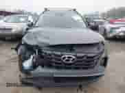 2024 Hyundai Tucson SEL z VIN 5NMJBCDE2RH405098, wystawiony jako IAAI lot #42766392 z przebiegiem 3 902 mil mil oraz . Historia ofert i sprzedaży dostępna na DreamBid. Obrazek 6.