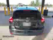 2015 Ford Focus SE z VIN 1FADP3K2XFL306875, wystawiony jako IAAI lot #43368410 z przebiegiem 220 758 mil mil oraz . Historia ofert i sprzedaży dostępna na DreamBid. Obrazek 16.