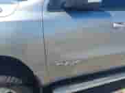 2019 Ram 1500 Big Horn z VIN 1C6SRFFT2KN620123, wystawiony jako IAAI lot #43352802 z przebiegiem 112 943 mil mil oraz . Historia ofert i sprzedaży dostępna na DreamBid. Obrazek 6.