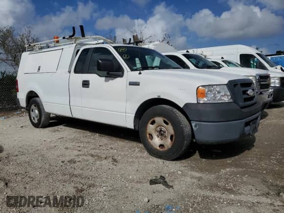 2008 Ford F-150 XL z VIN 1FTRF12238KB62764, wystawiony jako Copart lot #87165365 z przebiegiem 131 077 mil mil oraz Czysty tytuł • Clean title. Historia ofert i sprzedaży dostępna na DreamBid. Obrazek 4.