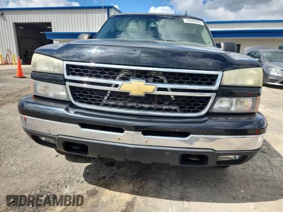 2006 Chevrolet Silverado 1500 LT3 z VIN 1GCEK19Z26Z291595, wystawiony jako Copart lot #70046865 z przebiegiem 192 625 mil mil oraz Czysty tytuł • Clean title. Historia ofert i sprzedaży dostępna na DreamBid. Obrazek 5.