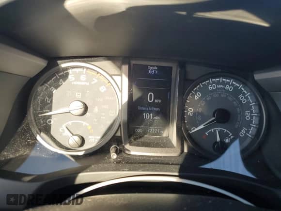 2022 Toyota Tacoma SR z VIN 3TYSZ5AN0NT080091, wystawiony jako Copart lot #70502085 z przebiegiem 72 221 mil mil oraz Szkoda całkowita • Salvage title. Historia ofert i sprzedaży dostępna na DreamBid. Obrazek 9.