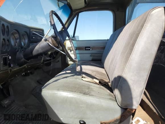 1975 Chevrolet Silverado 1500 z VIN CCY245Z113678, wystawiony jako Copart lot #63928605 z przebiegiem 75 375 mil mil oraz Czysty tytuł • Clean title. Historia ofert i sprzedaży dostępna na DreamBid. Obrazek 7.