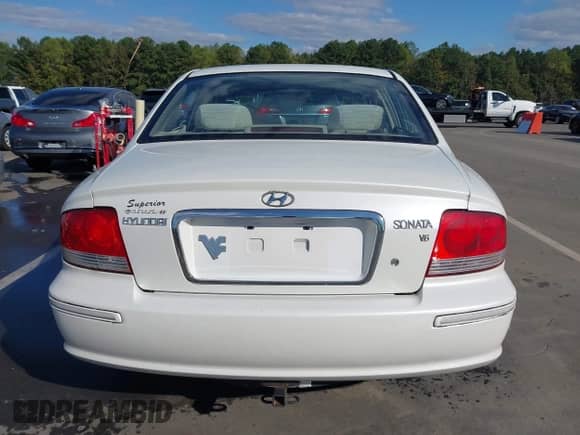 2003 Hyundai Sonata GLS with VIN KMHWF35H23A910221, listed as a IAAI auction lot 43425142 with 123,399 mi miles and . Bid and sale history available at DreamBid. Image 16.