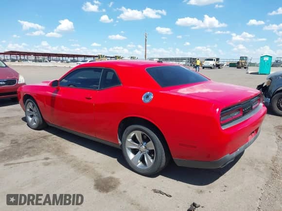 2015 Dodge Challenger SXT с VIN 2C3CDZAG1FH822526, выставлен на аукционе IAAI как лот 43154776 с пробегом 177 670 миль миль и . История ставок и продаж доступна на DreamBid. Изображение 3.
