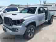 2019 Toyota Tacoma SR5 с VIN 3TMAZ5CN2KM096096, выставлен на аукционе IAAI как лот 42268939 с пробегом 82 935 миль миль и . История ставок и продаж доступна на DreamBid. Изображение 6.