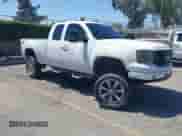 2009 GMC Sierra 1500 SLT z VIN 2GTEK390891107545, wystawiony jako IAAI lot #42391242 z przebiegiem 119 837 mil mil oraz . Historia ofert i sprzedaży dostępna na DreamBid. Obrazek 1.