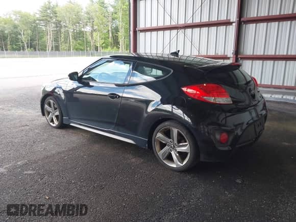 2013 Hyundai Veloster Turbo с VIN KMHTC6AE0DU179068, выставлен на аукционе IAAI как лот 42532883 с пробегом 182 916 миль миль и . История ставок и продаж доступна на DreamBid. Изображение 3.