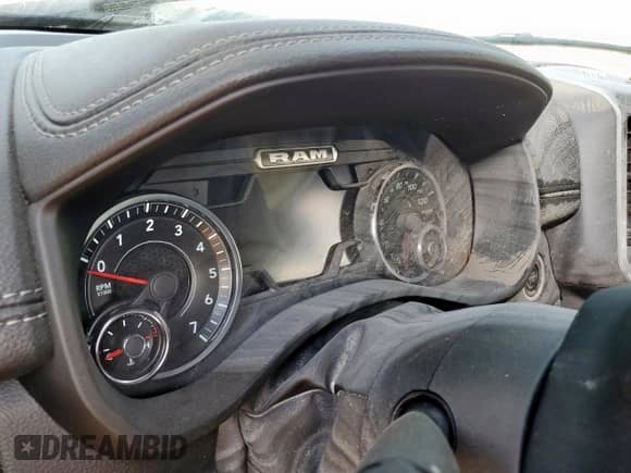 2023 Ram 1500 Laramie z VIN 1C6SRFJT4PN578424, wystawiony jako Copart lot #64832785 z przebiegiem Nie podano mil oraz Szkoda całkowita • Salvage title. Historia ofert i sprzedaży dostępna na DreamBid. Obrazek 9.