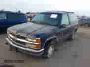 1994 Chevrolet Blazer z VIN 1GNEK18K5RJ300899, wystawiony jako IAAI lot #43484447 z przebiegiem 318 795 mil mil oraz . Historia ofert i sprzedaży dostępna na DreamBid. Obrazek 6.