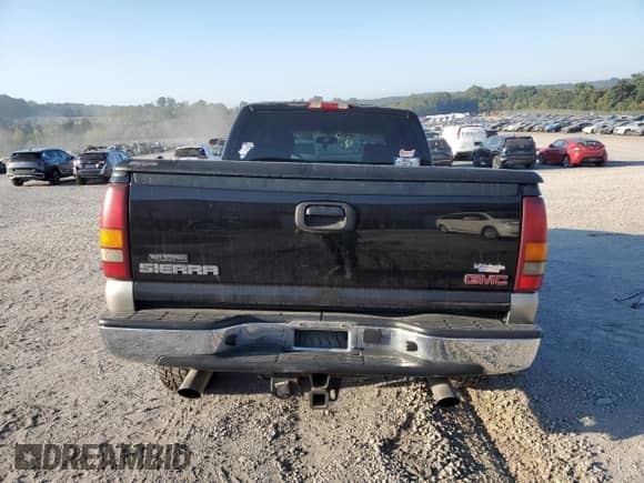 2003 GMC Sierra 1500 SLT с VIN 2GTEK19T031155644, выставлен на аукционе Copart как лот 71902745 с пробегом 142 466 миль миль и Списание • Salvage title. История ставок и продаж доступна на DreamBid. Изображение 6.