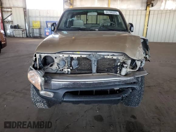 2001 Toyota Tacoma PreRunner z VIN 5TEGN92N71Z859665, wystawiony jako Copart lot #84799325 z przebiegiem 202 008 mil mil oraz Szkoda całkowita • Salvage title. Historia ofert i sprzedaży dostępna na DreamBid. Obrazek 5.